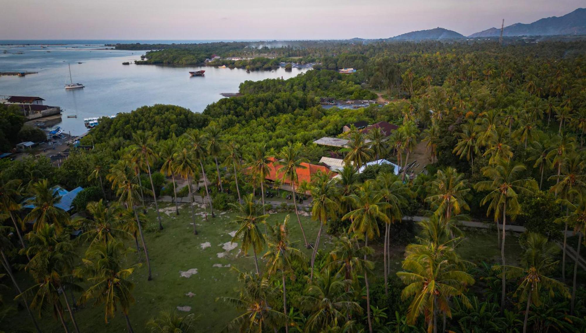 Mangroove Bay Boutique Hostel Banyuwedang Exterior foto