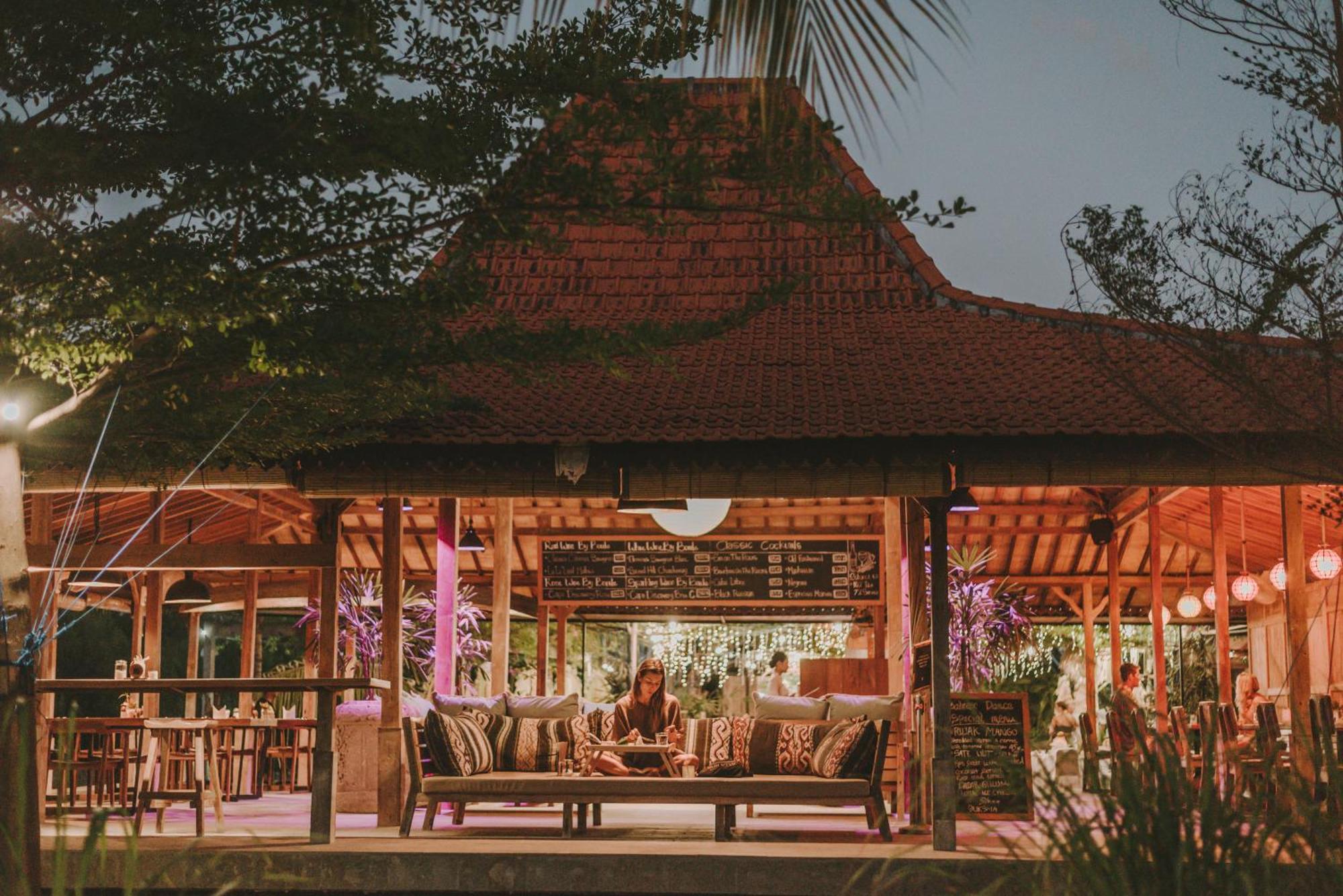 Mangroove Bay Boutique Hostel Banyuwedang Exterior foto