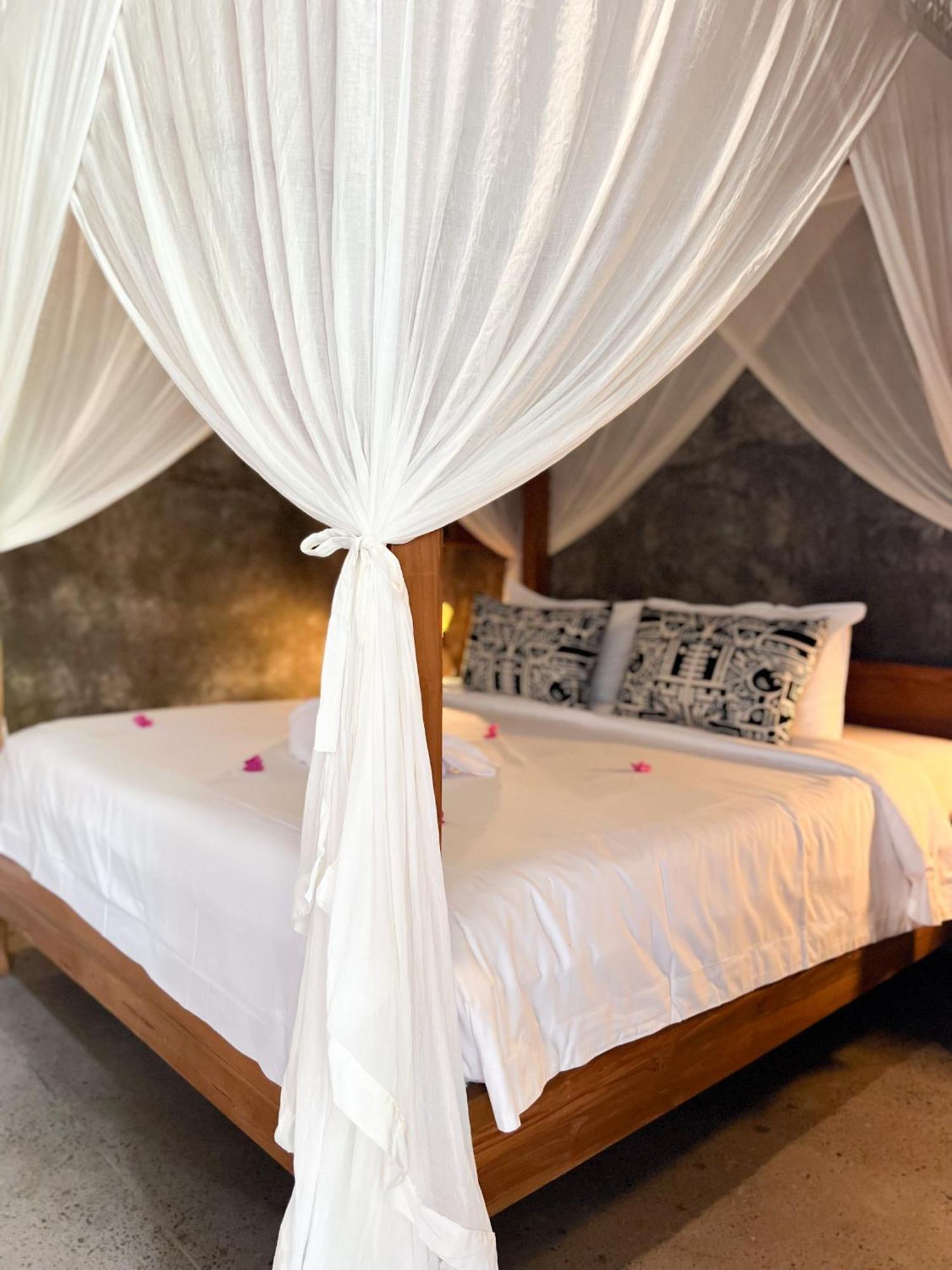 Mangroove Bay Boutique Hostel Banyuwedang Exterior foto